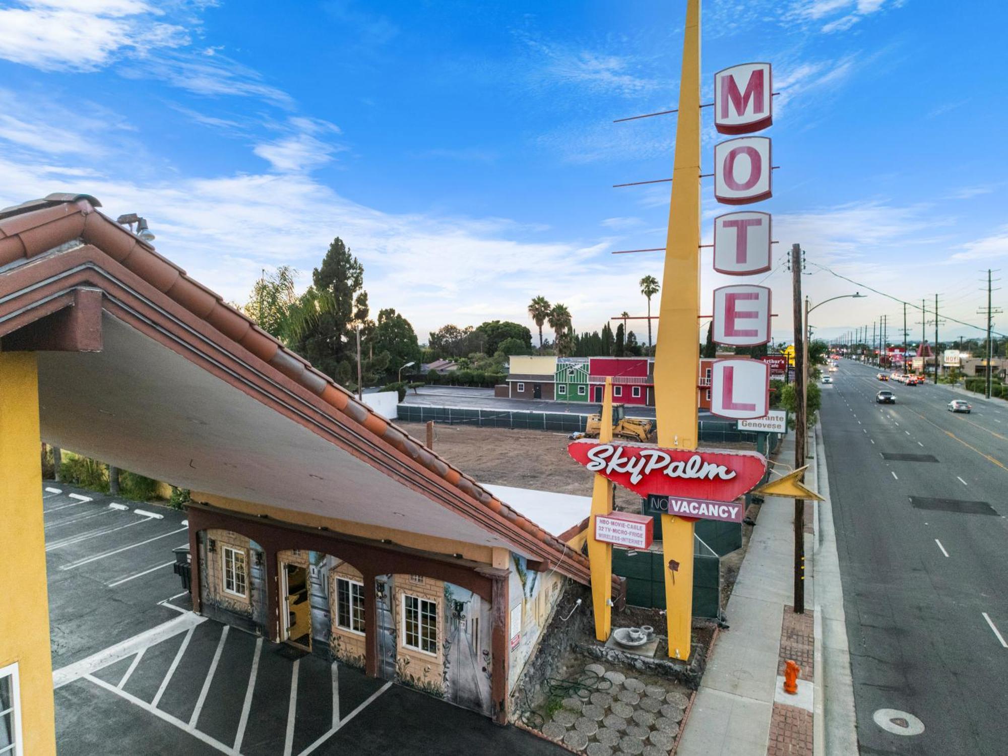Sky Palm Motel - Orange Exterior foto