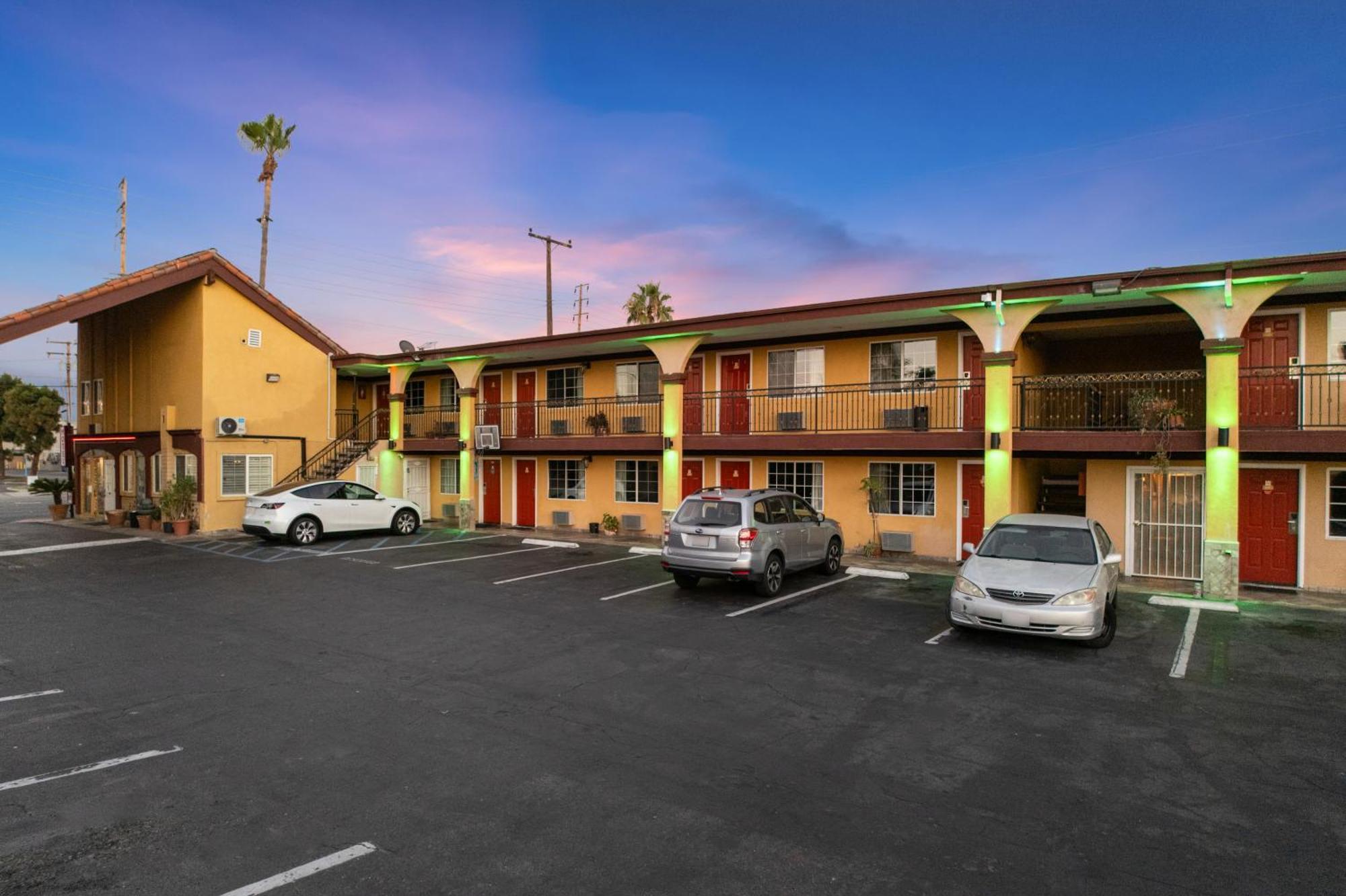 Sky Palm Motel - Orange Exterior foto